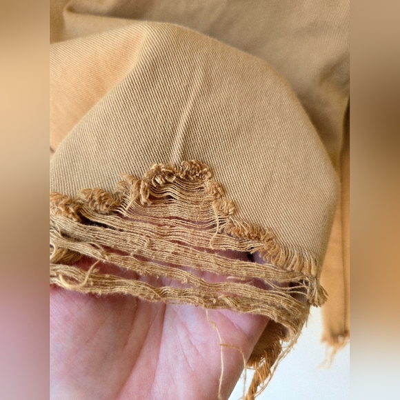 SIERRA Camel Sahara Tan Brown Distressed  Jean Shorts Size 29 Waist 18" - Picture 2 of 6